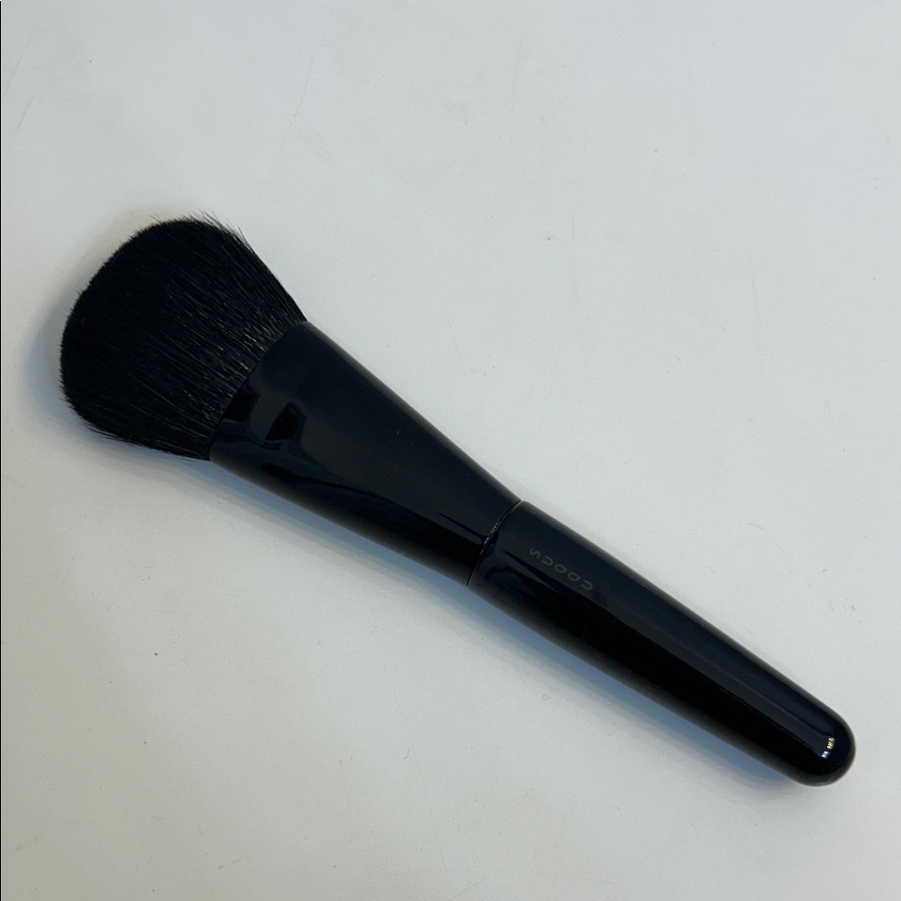 Suqqu face designing Makeup Brush